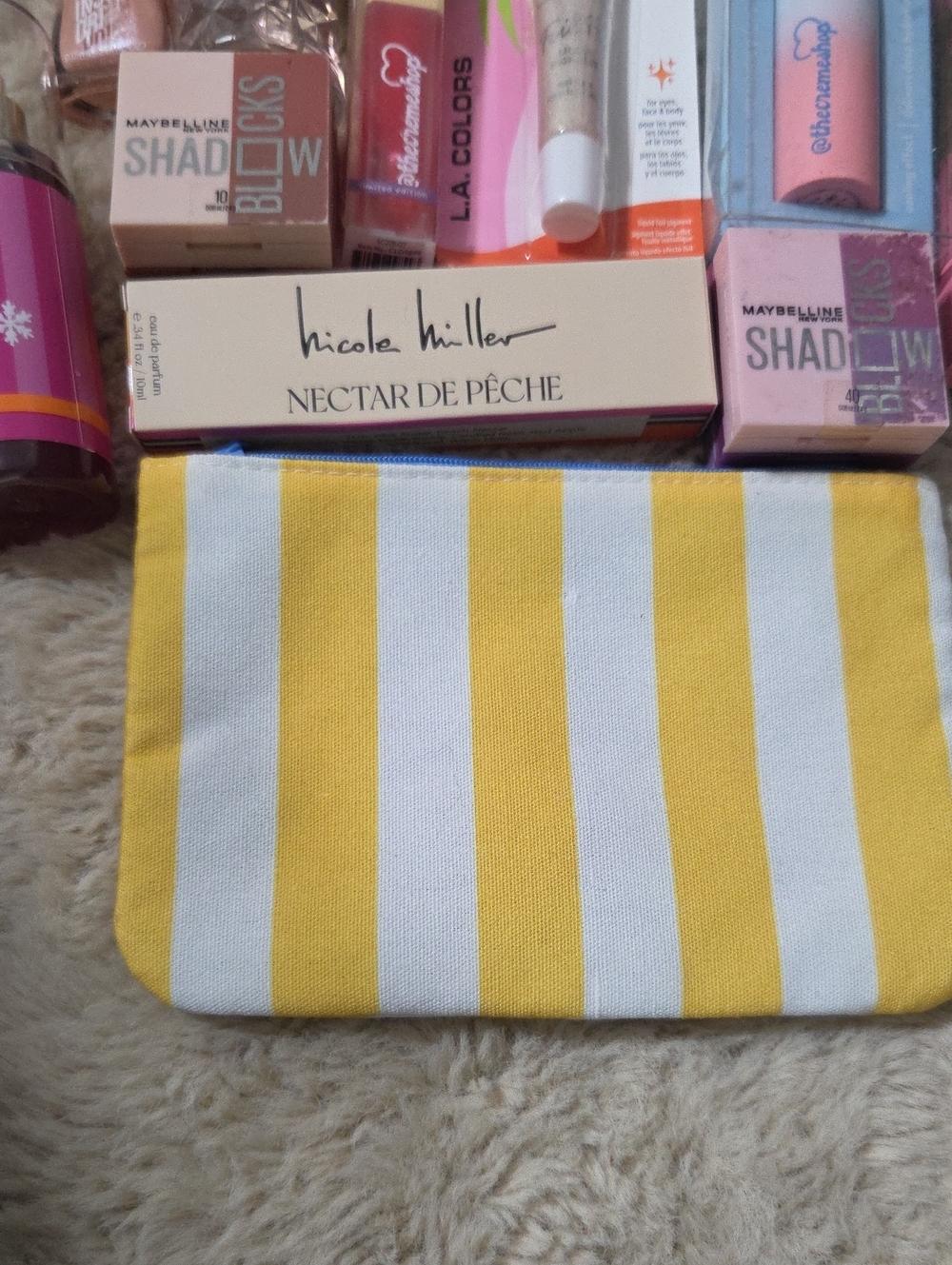 Makeup Bundle - Picture 7 of 8